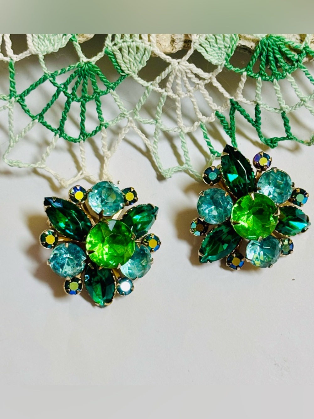 Vintage Judy Lee Unsigned Floral Green Blue Rhinestone Gold Clip Earrings
